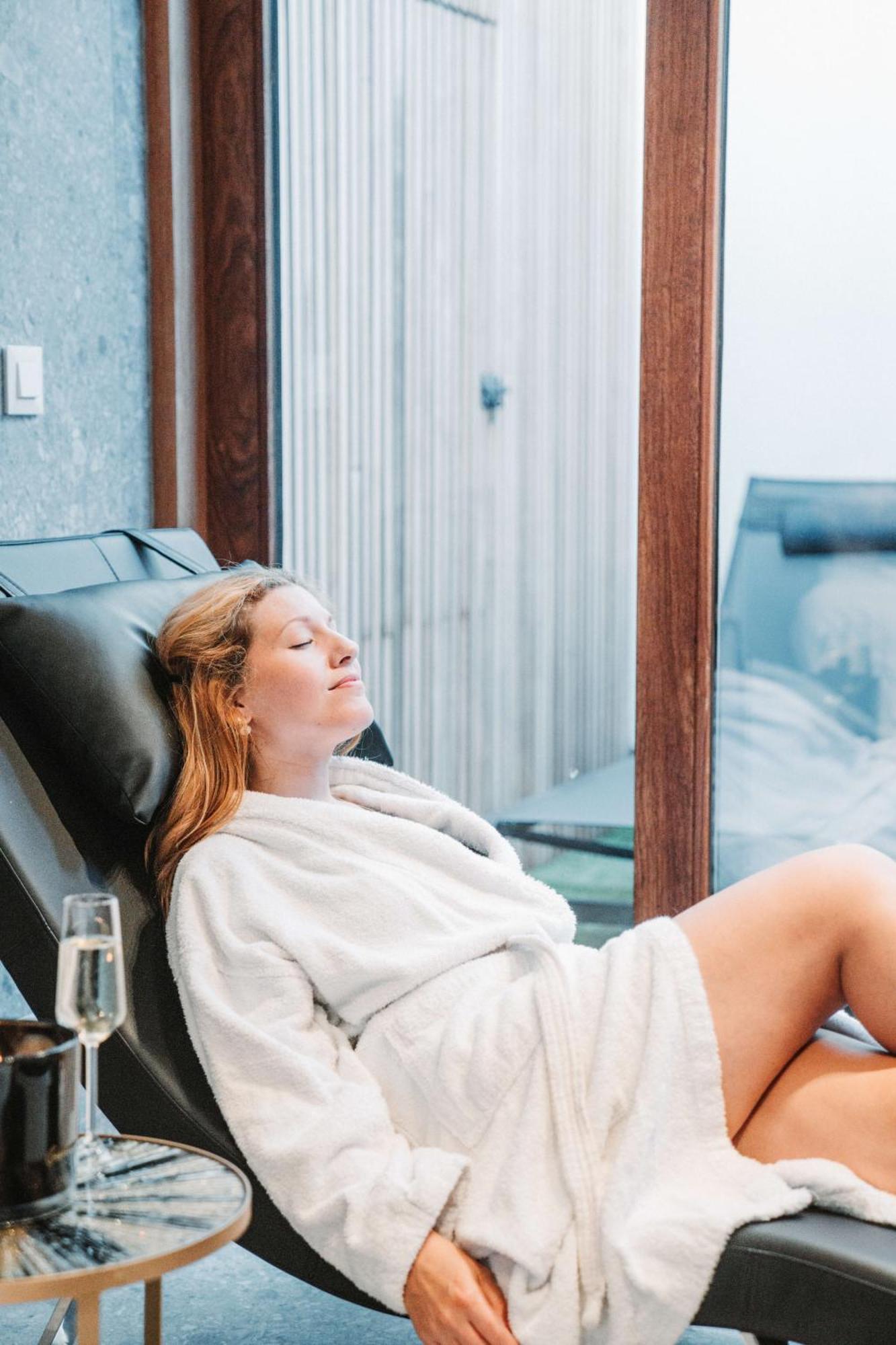 Отель Celeste Beaute & Spa Nalinnes Экстерьер фото